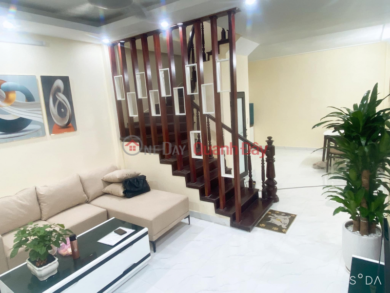 đ 3.9 Billion | About 3 billion have a townhouse Dang Van Ngu, Dong Da, 38m2, 4 floors, 5 bedrooms, solid house, live now, contact 0817606560