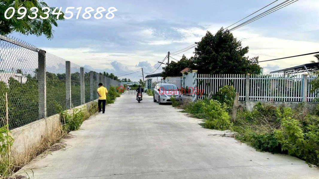 Nhà vườn dừa cây ăn trái với gara nhà kho và 2 mặt tiền Niêm yết bán
