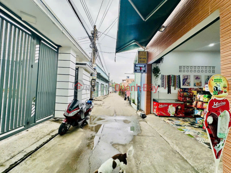 Short on money, selling cheap house in Tan Phong SR, TC, car yard, car road for only 2.7 billion Sales Listings