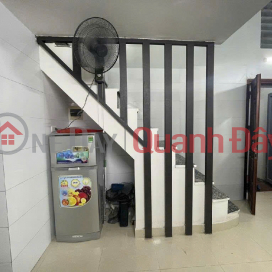 Cho thuê nhà ở nhóm 6 người nguyên căn Tam Khương - Đống Đa DT 25m2 - 3 tầng - 2 ngủ - Giá 12 Triệu (CTL) _0