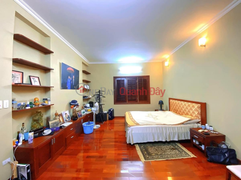 Bán gấp nhà phân lô Hoàng Quốc Việt, 98m, 3 Tầng, ô tô vào nhà, 13.5 Tỷ. | Việt Nam, Bán | đ 13,5 tỷ