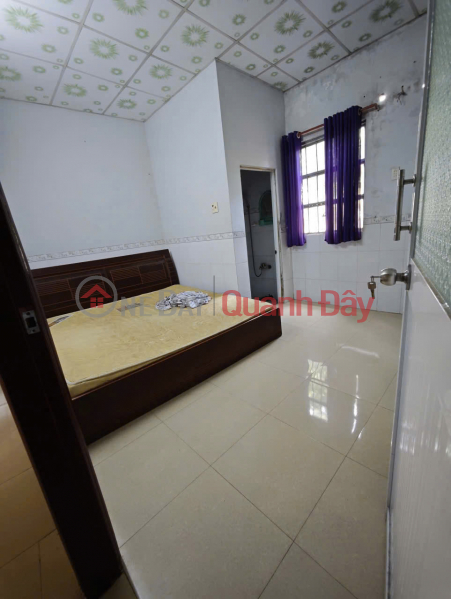 đ 4 Million/ month, A 4-million-VND house with 4 bedrooms on Vo Van Kiet street, featuring a green garden.