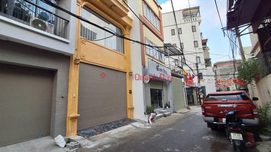 SIÊU PHẨM PHỐ THẠCH BÀN- Ô TÔ TRÁNH - FULL NỘI THẤT ĐẸP - GARA - 79M2 7 TẦNG X 18 TYX Niêm yết bán