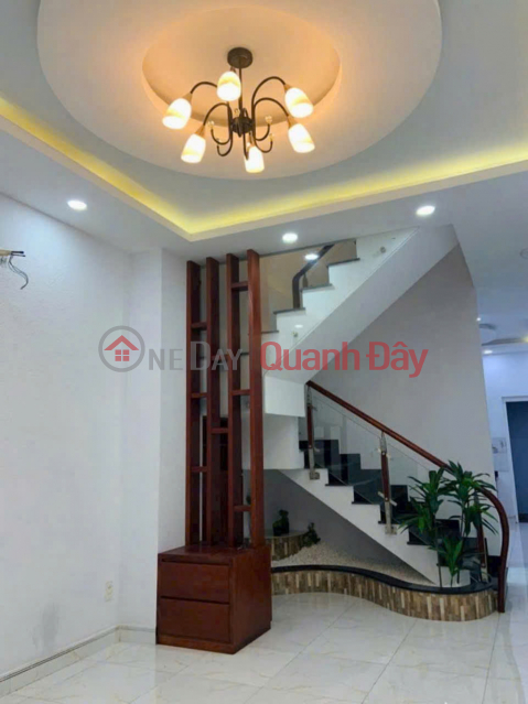 4-STOREY HOUSE FOR SALE (4BR\/5BATH) IN HIGH-CLASS RESIDENTIAL AREA, SHR PRICE IS NEGOTIABLE _0