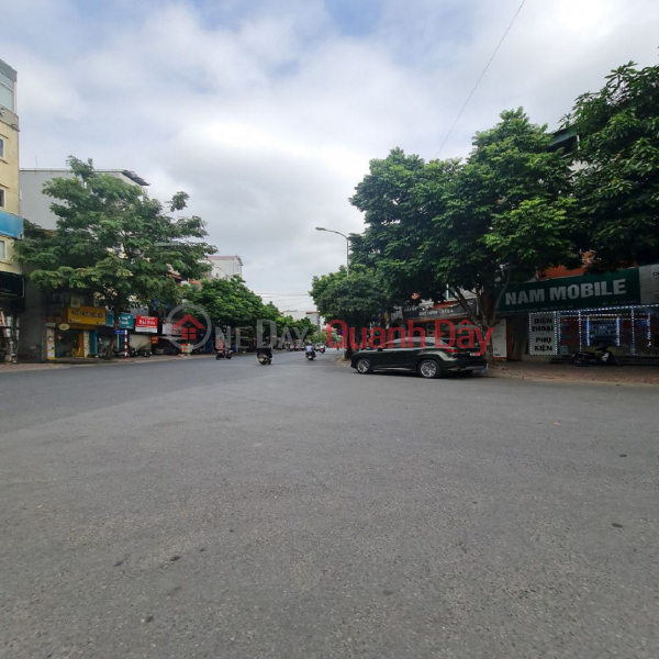 Land for sale in the center of Trau Quy, Gia Lam, 36m2, 22m wide road, good for business, price 7 billion VND. Contact 0989894845 Sales Listings