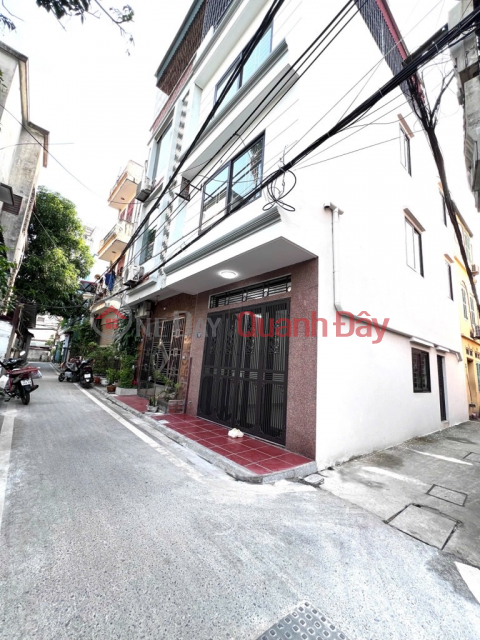 House for sale in Duc Giang, 40m x 4 floors, corner lot, car parking at door. Contact 0936123469 _0