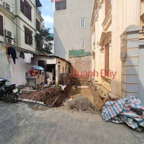 Bán nhanh 100m2 Trâu Quỳ Gia Lâm mt 6,1m 15m ra đường ô tô thông. LH 0989894845 _0