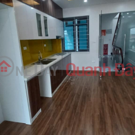 House for sale 142m2 Nghi Tam street, Tay Ho Garage Avoid Elevator 16.8 Billion VND _0