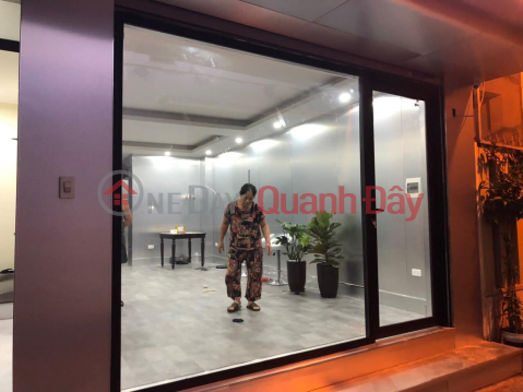 Cho thuê nhà phố La Thành ,70 m2 x 1 tầng , giá 9tr _0