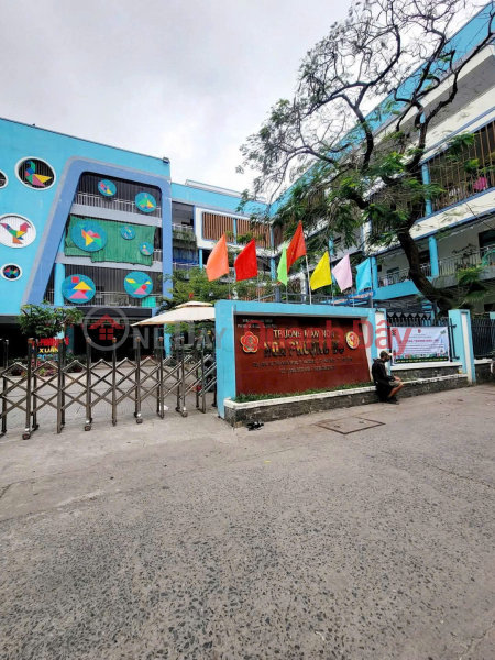 đ 1.65 Billion, ► 1.6x billion 2-storey house on Kiet Street, straight to Nguyen Trai, near Trieu Nu Vuong, completion certificate, notarized immediately