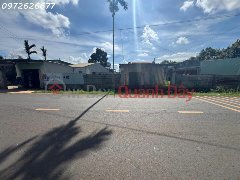 Bán lô đất siêu đẹp tặng nhà số 27, Đào Duy Từ, Tân Sơn, TP. Plei Ku, DT 770m2 full thổ cư _0