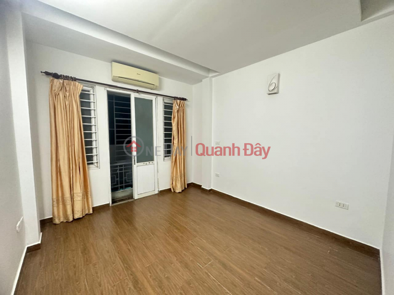 Selling house on Nguyen Dinh Hoan lane 40m2, 5T, 25m from the car, 3 parking garages, 5.6 billion Sales Listings