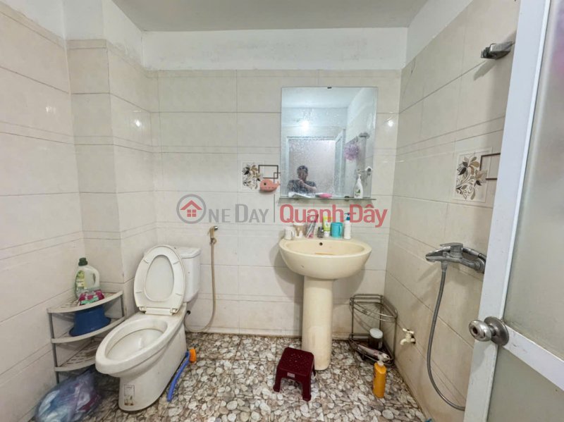 Bán gấp căn nhà 3 tầng gần chợ - trung tâm thị trấn Chi Đông, Mê Linh - kinh doanh sầm uất | Việt Nam, Bán | đ 3 tỷ