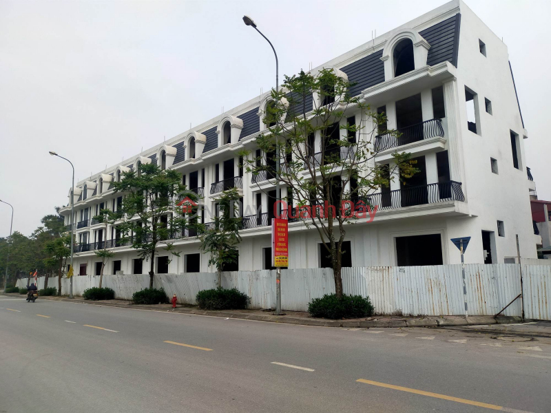 Price 8.8 billion, there is a villa in Vy Yen Riverside urban area, 101m2 x 4 floors, huge street surface, immense sidewalk. Sales Listings