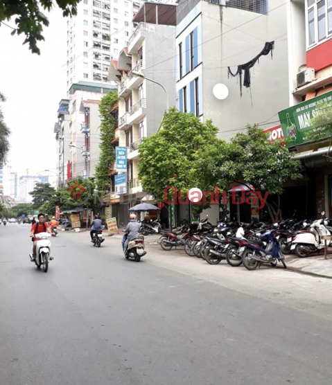 BEAUTIFUL HOUSE FOR SALE TO WELCOME TET ON NGO QUYEN STREET, HA DONG, HOUSE IN LOT, CAR PARKING AT DOOR, FRONTAGE 4.2M, AREA 34 SQM, 5 FLOORS _0