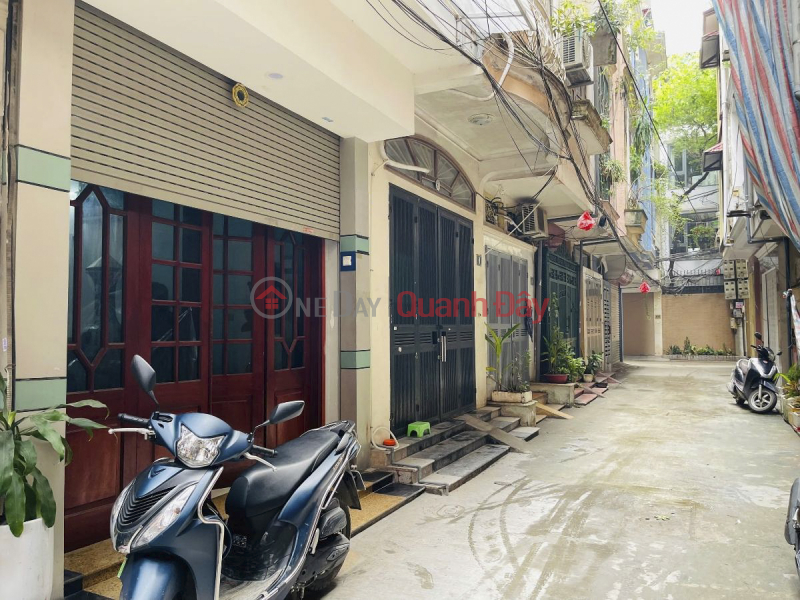 House for sale on Chua Boc Street, divided into lots, car parking at the door, 2 airy areas, business 12 billion \\/ 45m2 Sales Listings