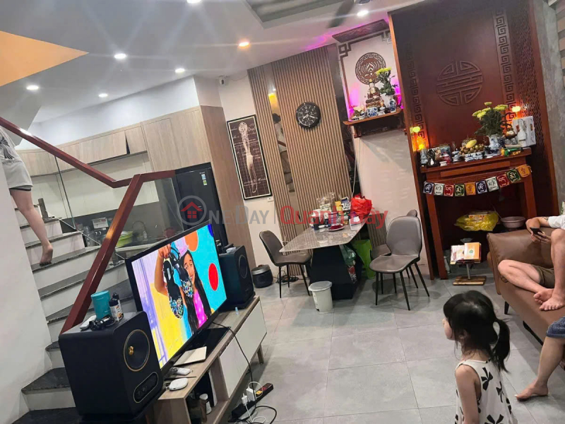 HOUSE FOR SALE IN BACH DANG, HOAN KIEM. CORNER LOT 50M, 4 FLOORS - 50M TO THE STREET - ALLEY - FULL FURNITURE - FEW Sales Listings