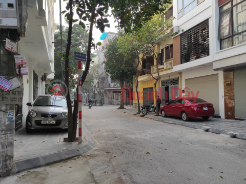 FOR URGENT SALE LOT OF LAND, RED CAR, THANH AM STREET, DT 125M, MT 6.7M, PRICE ONLY 8.2 BILLION _0