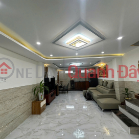 HOUSE FOR SALE - 2 FLOORS - SHORT ALLEY OFF XUAN DIEU STREET - 1 MINUTE WALK TO THE BEACH. PRODUCT CODE: _0