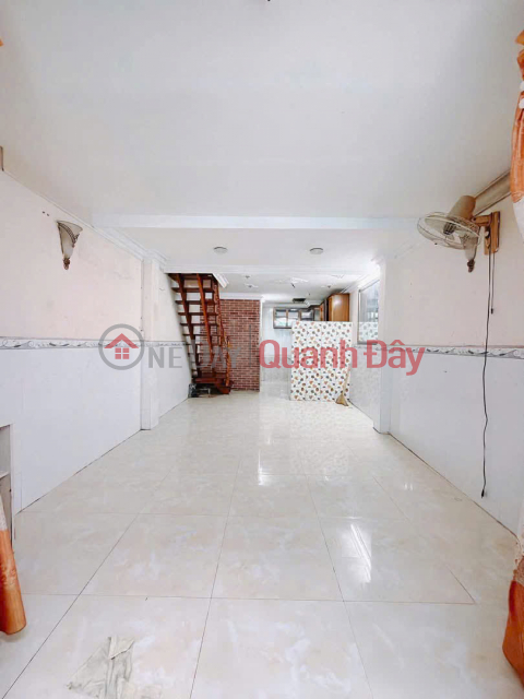 HOUSE FOR SALE ON XOM CHIEU STREET, DISTRICT 4, HO CHI MINH CITY. _0