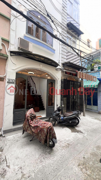 House for Rent in Nguyen Trai Alley, District 5 - Prime Location! Rental Listings