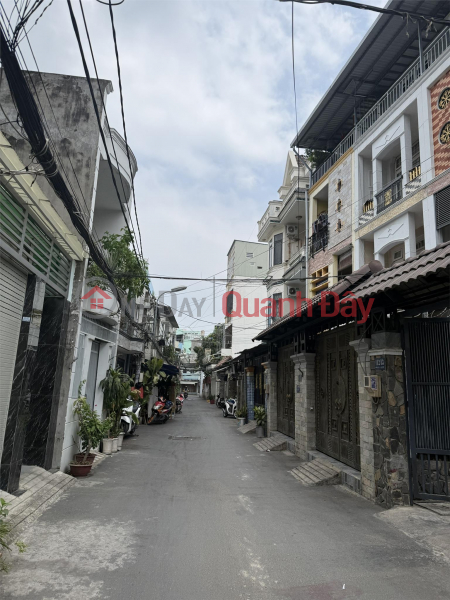 đ 6.8 Billion **House for sale in a 3m wide alley off CMT8 Street, Ward 6, Tan Binh District (4*13m),price just over 6 billion VND**