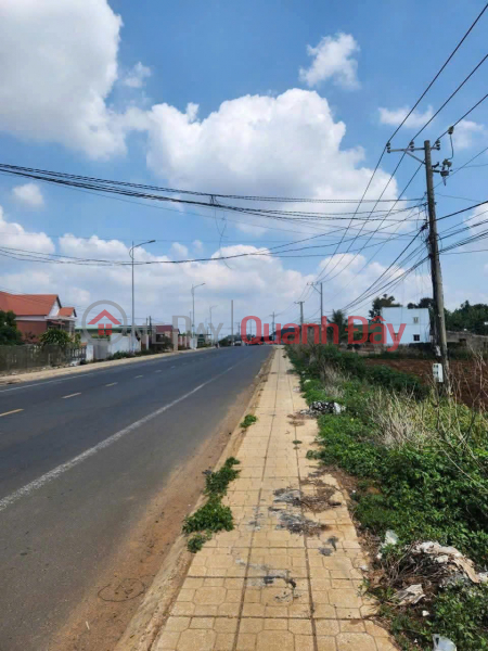 2100m2 land for sale on Road 724, Tan Hoi, Duc Trong, Lam Dong. Price: 5.67 billion VND. Sales Listings