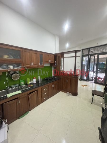 ► Corner house, 6m wide, near Nguyen Tat Thanh and Le Do streets, 65m2, 3 beautiful floors, 5.3 billion VND. Sales Listings