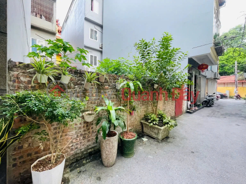 EXTREMELY RARE PRODUCT – 1 SQUARE LOT OF LAND – BEAUTIFUL FRONTAGE – CAR PARKING AT THE DOOR _0