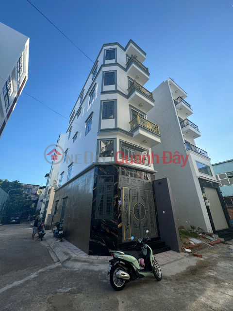 Corner plot with two street frontages on a car-accessible alley off Provincial Road 10 – extremely spacious. _0