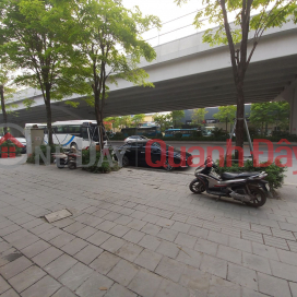House for sale on PHAM VAN DONG street - sidewalk for soccer - king joint - office 68m 16.9 billion _0