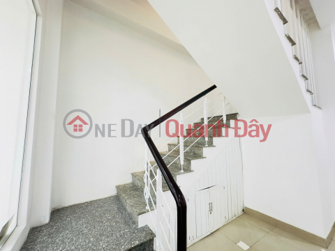 ► MT Ton Duc Thang, Prime Location Befitting High-End Brands, 95m2, 6.3m frontage, perfectly square. _0