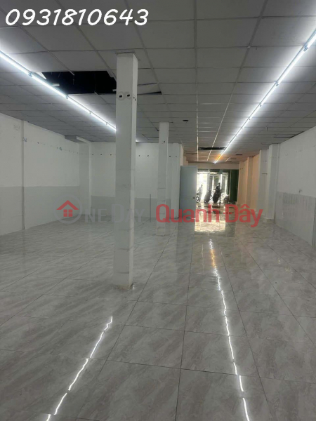 đ 60 Million/ month | Whole house for rent on Pham Phu Thu street, 8m x 30m, currently operating as a Coop Mart supermarket.
