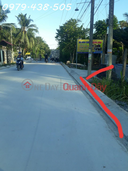 The owner needs to sell a plot near Thanh Tan secondary school in Thanh Tan commune, Mo Cay Bac district, Ben province. Sales Listings