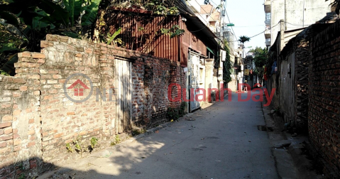 LAND FOR SALE IN GIANG BIEN STREET 136M FOR 7.5 BILLION 7-SEATER CARS INTO THE LAND. _0