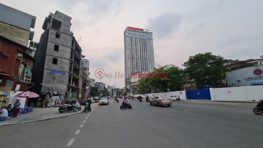 Townhouse for sale in Fort Fort Lang, Dong Da District. Book 70m Actual 75m Slightly 12 Billion. Commitment to Real Photos Accurate Description. Owner Sales Listings