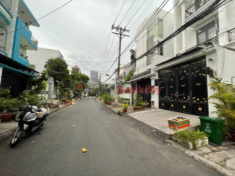 House for sale on Hoang Ngoc Phach Street - 95m2, 4m7 wide - 10m alley for trucks Sales Listings