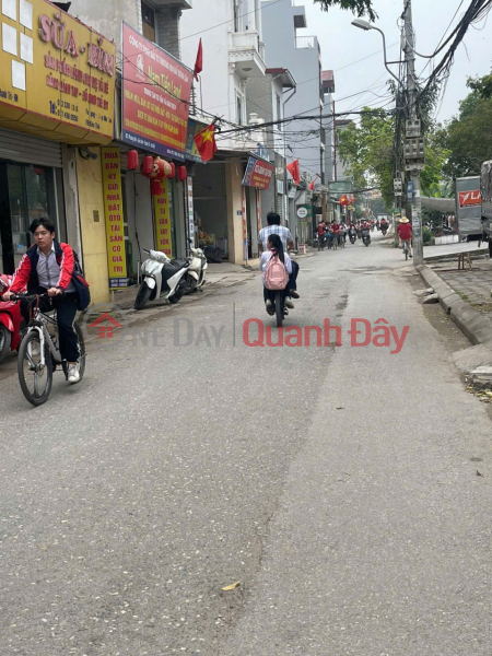 NEARLY 70M MAIN STREET FRONTAGE, WIDE SIDEWALK, BUSY BUSINESS, NEAR SCHOOL, PRICE 9.28 BILLION Sales Listings