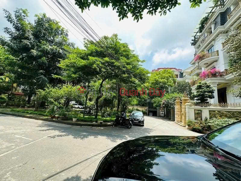 SIÊU PHẨM BIỆT THỰ VƯỜN ĐÀO - TÂY HỒ.
SIÊU VIP -CĂN NHÀ CHỈ GIÀNH CHO GIỚI GIÀU VÀ GIỚI TINH HOA. Niêm yết bán