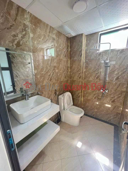 đ 4.35 Billion FAMILY SELLING HOUSE NEAR HAI BA TRUNG POLYTECHNIC UNIVERSITY Area: 35M2 5 FLOORS 3 BEDROOM MT: 4.5M PRICE: 4.35BILLION 50M OUT