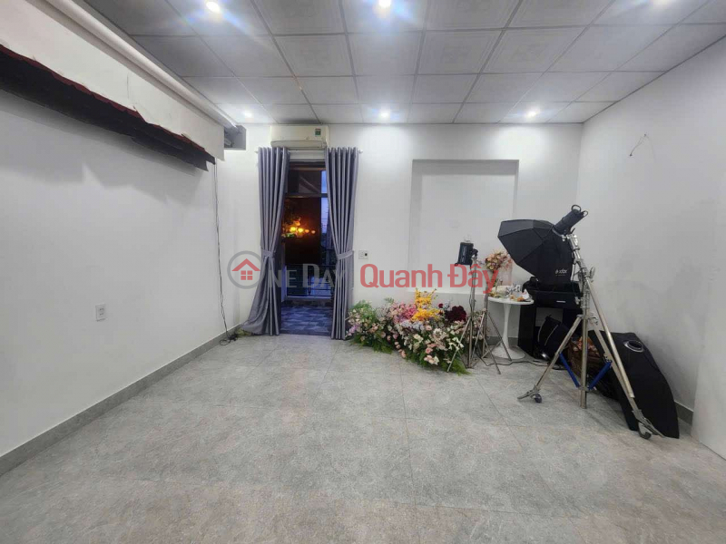 đ 4.95 Billion BEAUTIFUL 2-STOREY HOUSE FOR SALE IN HOA XUAN - MOVE IN IMMEDIATELY - PRICE ONLY 4.95 BILLION!