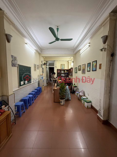 Chính chủ cho thuê nguyên căn sát góc, hướng Đông, mặt phố Bà Triệu, Q.Hai Bà Trưng, Hà Nội. _0