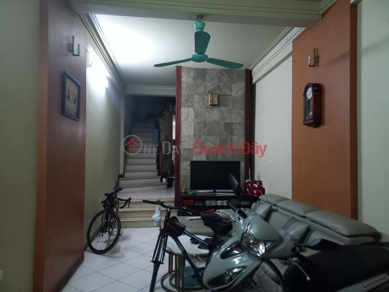 Selling Hoang Quoc Viet Townhouse in Cau Giay District. 195m Frontage 7.3m Approximately 23 Billion. Commitment to Real Photos Accurate Description. Vietnam Sales | ₫ 23 Billion