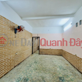1st floor of townhouse in Dong Xuan, Hoan Kiem suitable for warehouse, opposite main gate of Dong Xuan market _0