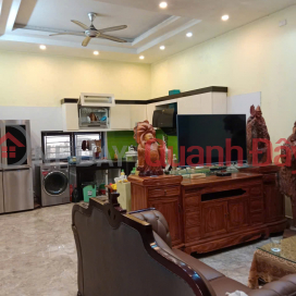 Owner urgently needs to sell house in the center of Tien Hai town, get money to pay off bank debt, good price 3.x billion on area _0