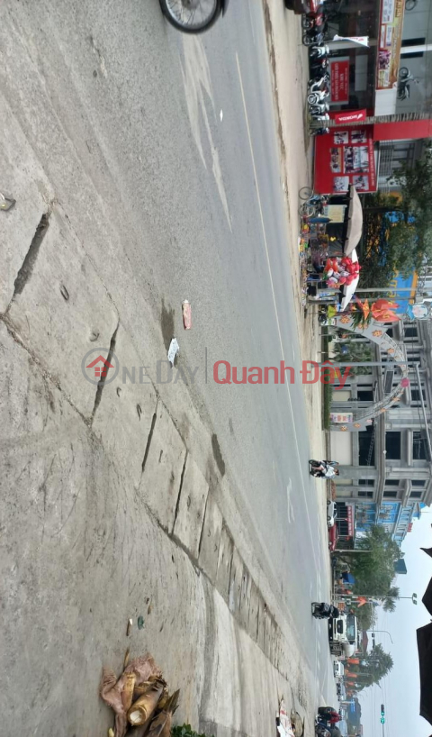 There are 2 lots left on Highway 6 in the central area of Luong Son town for sale _0