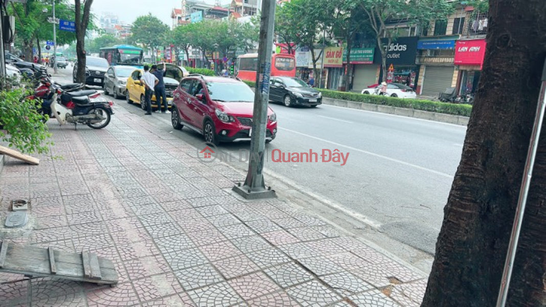 Bán nhà C4 mặt phố Nguyễn Văn Cừ 71m vỉa hè rộng, kinh doanh chỉ hơn 13 tỷ còn thương lượng. LH 0936123469 | Việt Nam | Bán, đ 13,6 tỷ