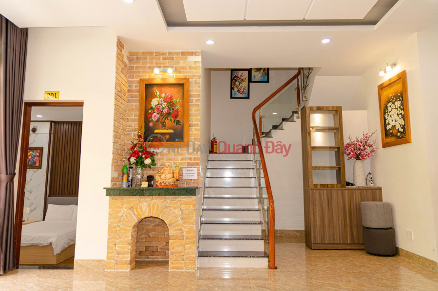 đ 30 Million/ month Villa with 5 bedrooms and a large garden for rent at 30 million VND on Trang Trinh Street, Da Lat, Lam Dong.