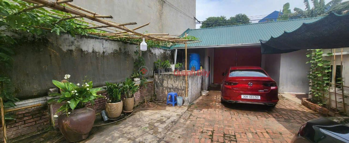 Đã tách thành 2 lô 96.4 m2 và 85.5 m2
- Đ/c : Chúc đồng - Thụy hương - Chương Mỹ - Hà Nội. | Việt Nam | Bán, đ 3,9 tỷ