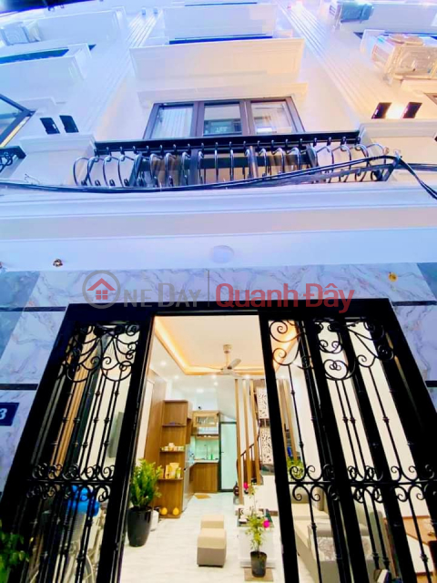 BEAUTIFUL NEW HOUSE ON NGUYEN TRAI STREET NEXT TO ROYAL CITY INTERSECTION 5 FLOORS Area: 30M2 RED BOOK T2: 35M2 3 BEDROOM MT: 3.8M _0